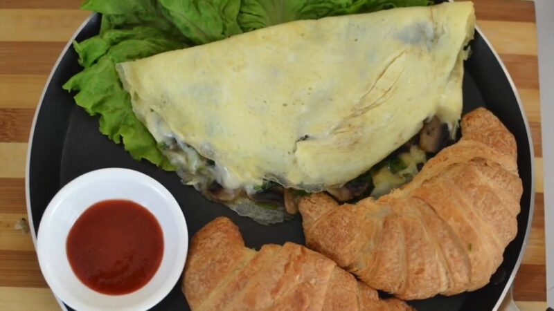 Omelet With Spinach, Mushrooms, And Feta